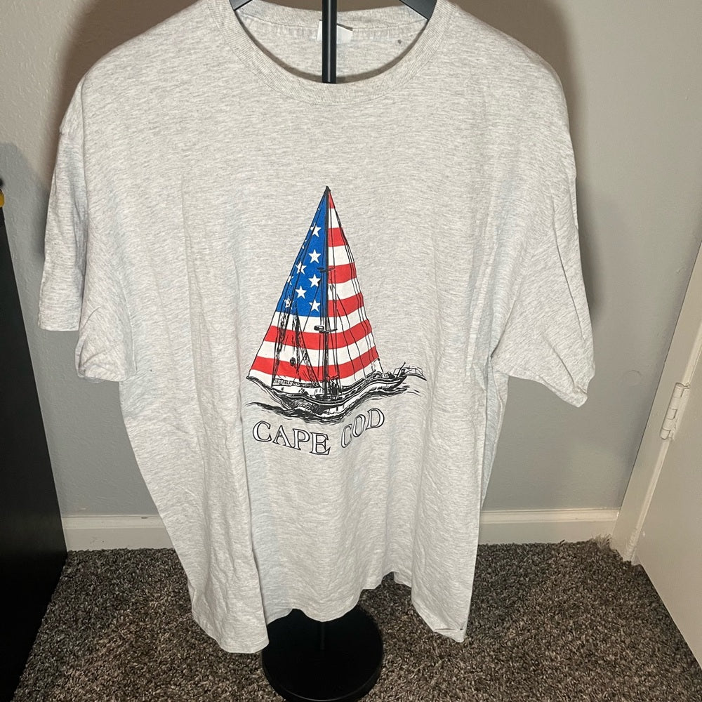 Vintage Cape Cod Gray T-Shirt with Sailboat Design