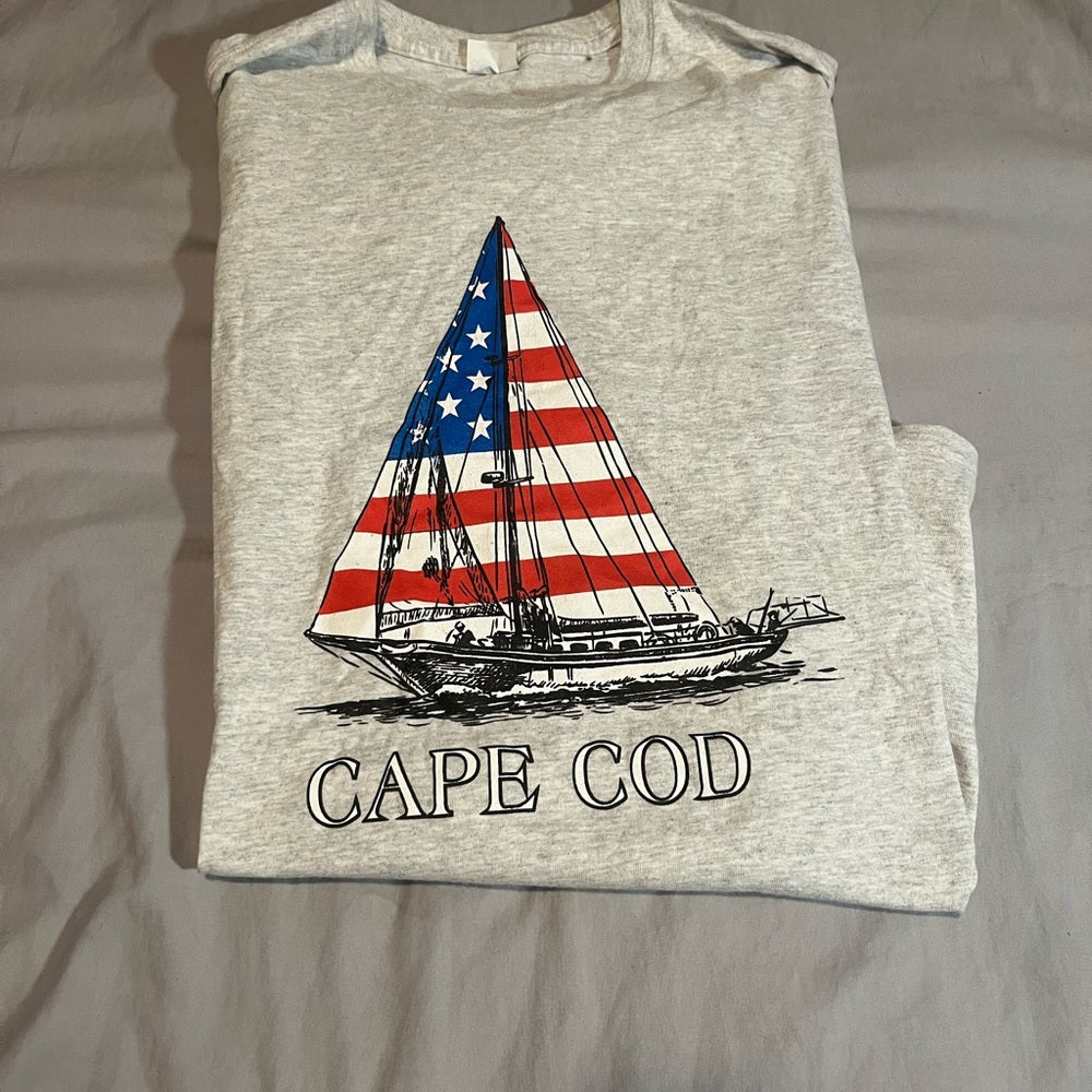 Vintage Cape Cod Gray T-Shirt with Sailboat Design