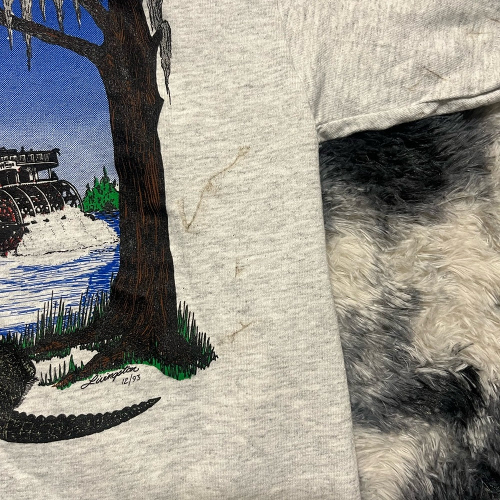 Hanes Light Gray T-Shirt with Riverboat and Wildlife Design