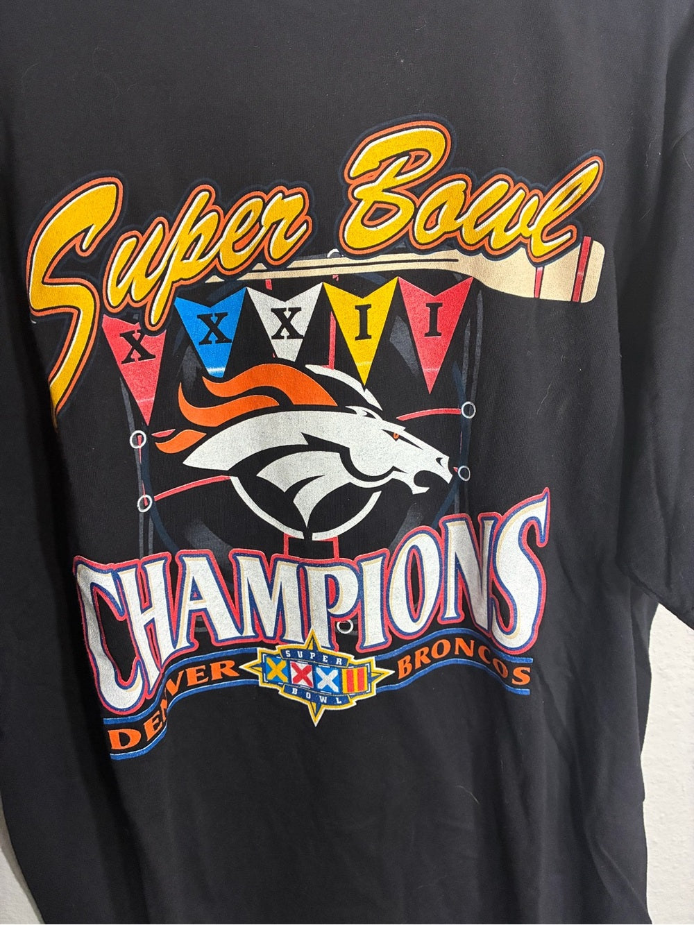 Vintage Denver Broncos Super Bowl champions shirt- 1998