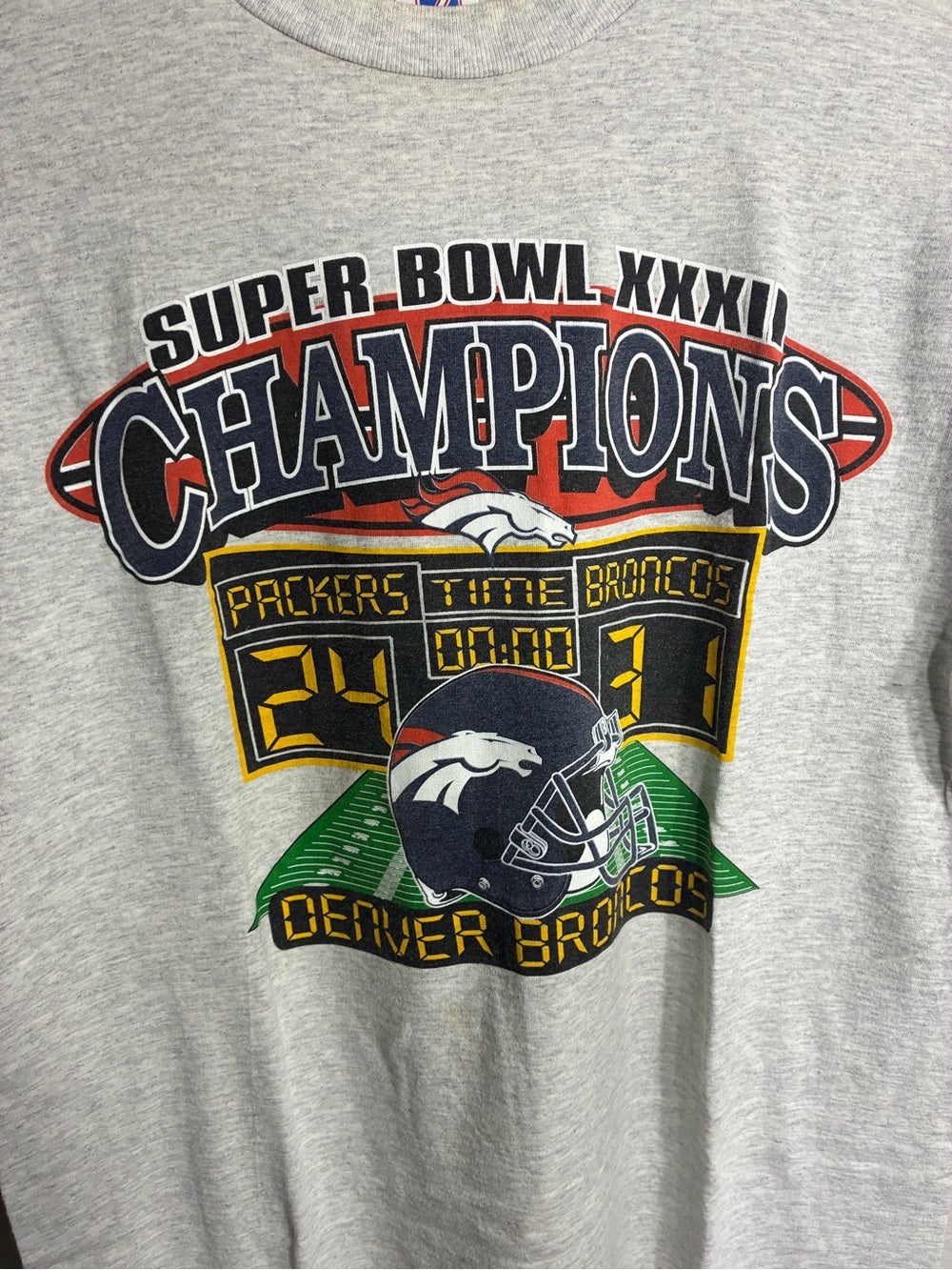 Vintage Denver Broncos Super Bowl XXXII Champions Graphic Tee - Gray