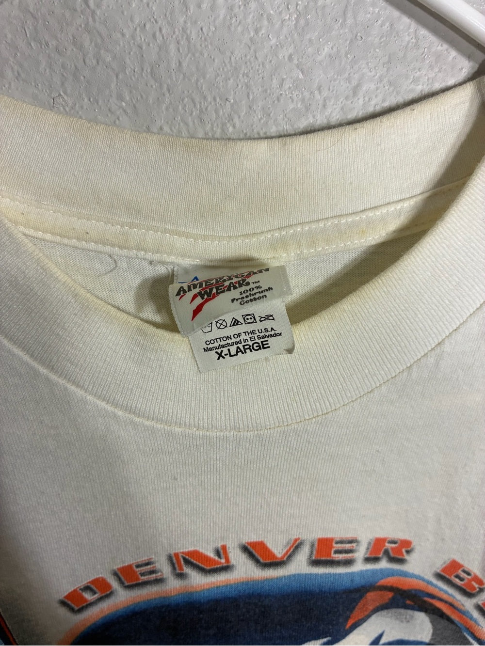 Vintage Denver Broncos White Super Bowl Champions Graphic Tee- 1998