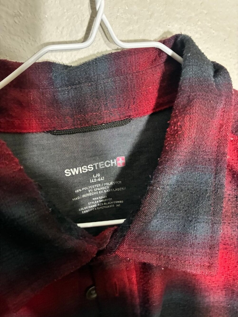 Swiss Tech Flannel Shirt Mens Large Red Black Plaid Button Up Long Sleeve