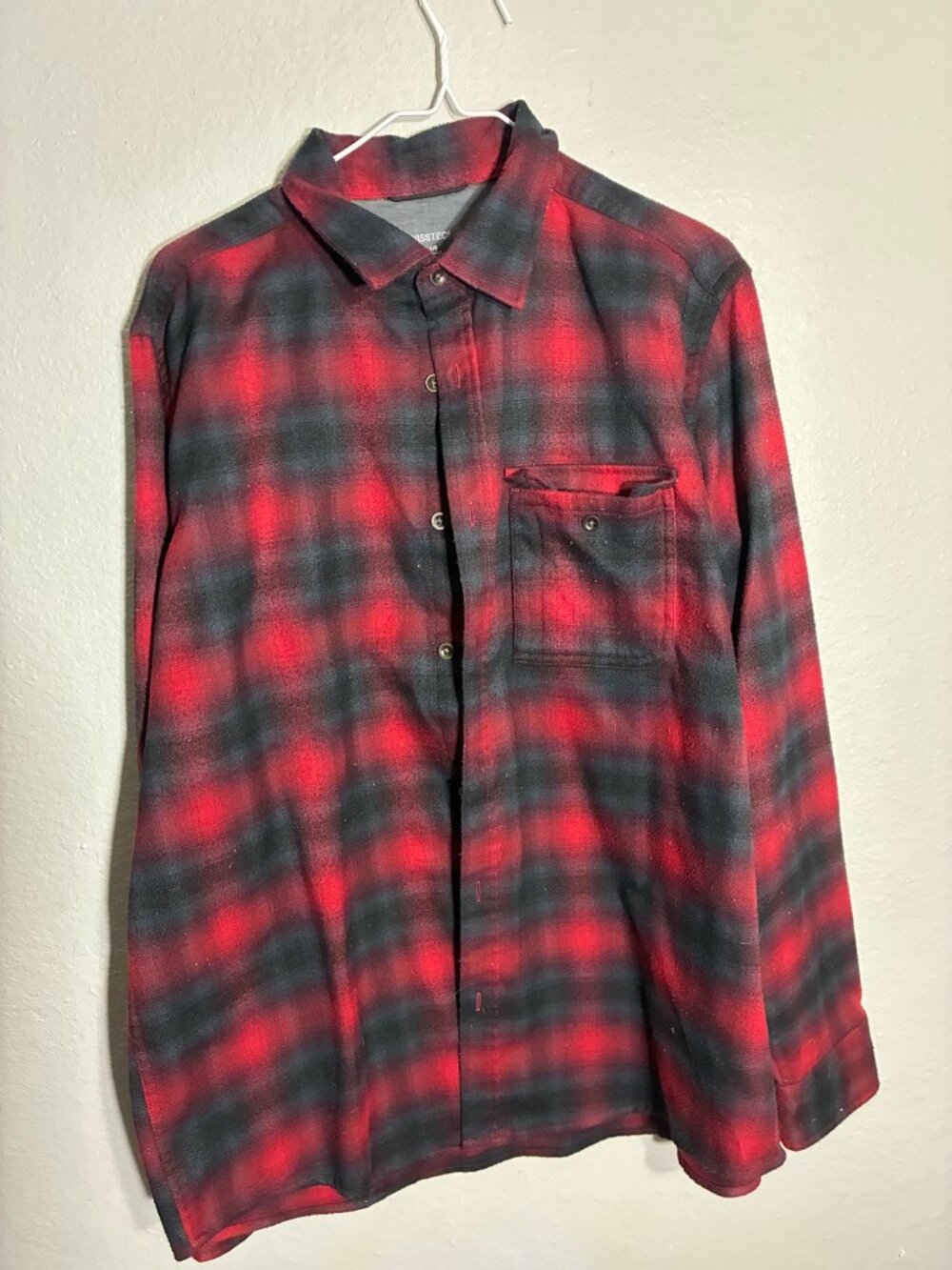 Swiss Tech Flannel Shirt Mens Large Red Black Plaid Button Up Long Sleeve