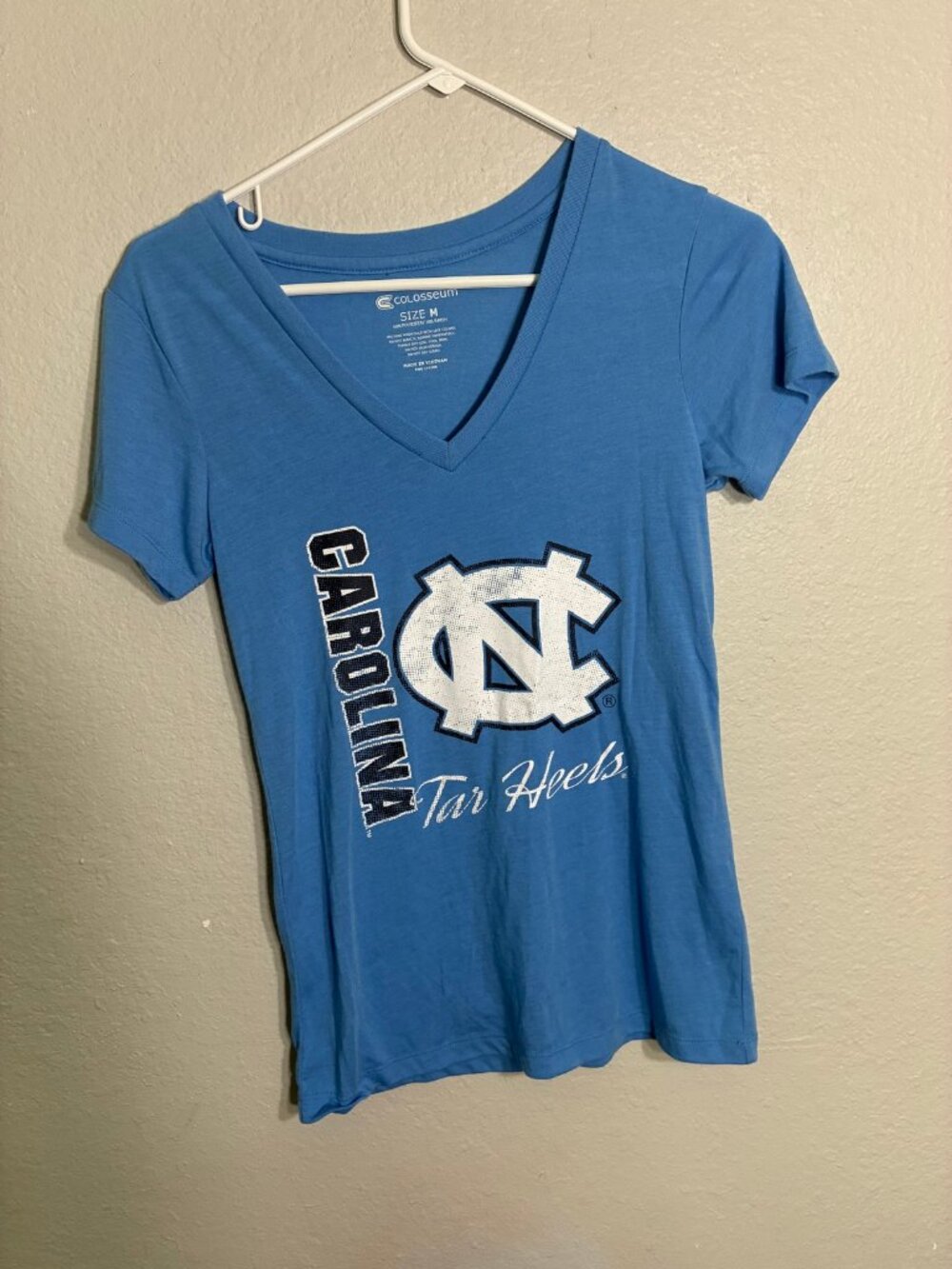 Colosseum North Carolina Tar Heels Women's V-Neck T-Shirt Blue M