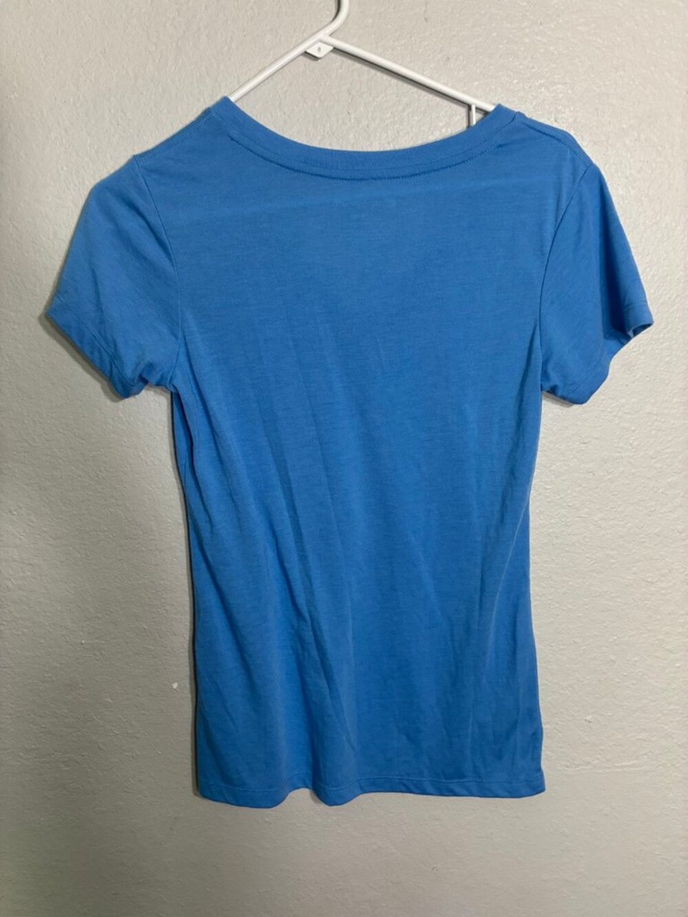 Colosseum North Carolina Tar Heels Women's V-Neck T-Shirt Blue M